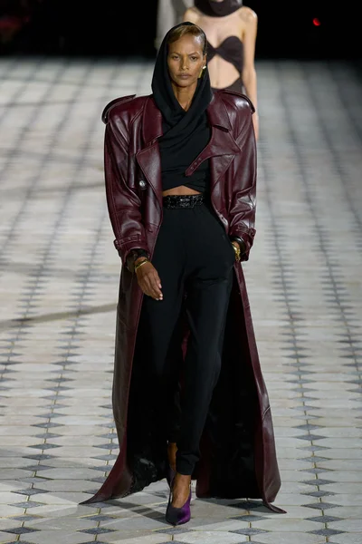 Look 25